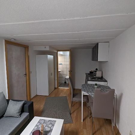 Direkt An Der S-Bahn Gelegenes Gemutliches Souterrain Apartment Mit Privatem Zugang Troisdorf Exteriér fotografie