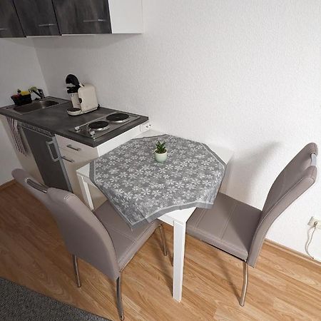 Direkt An Der S-Bahn Gelegenes Gemutliches Souterrain Apartment Mit Privatem Zugang Troisdorf Exteriér fotografie
