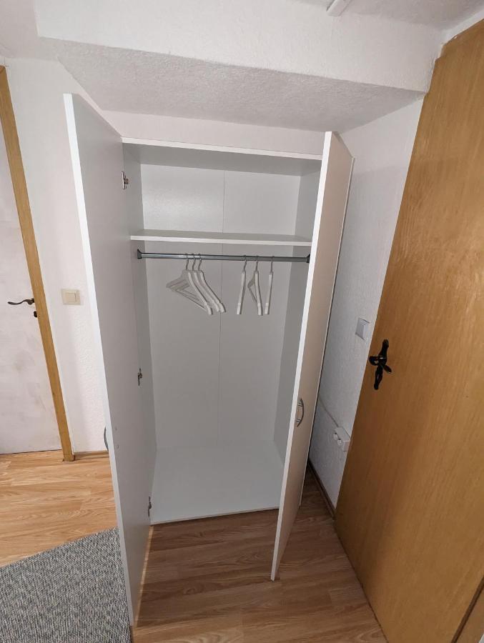 Direkt An Der S-Bahn Gelegenes Gemutliches Souterrain Apartment Mit Privatem Zugang Troisdorf Exteriér fotografie